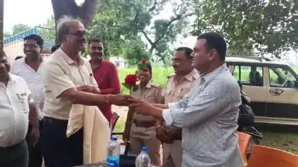 सरैया: जैतपुर थाना परिसर में थाना अध्यक्ष कुंदन कुमार सिंह का विदाई समारोह, सैकड़ों लोग हुए शामिल