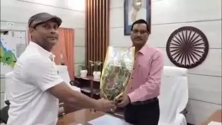 गोपालगंज: विकास रंजन बने जीविका के नए डीपीएम, पदभार ग्रहण के बाद डीएम पवन कुमार सिन्हा से की शिष्टाचार भेंट