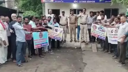 कालापीपल: कालापीपल थाना पुलिस ने पंचमुखी चौराहे पर लोगों को नशा मुक्ति की शपथ दिलाई