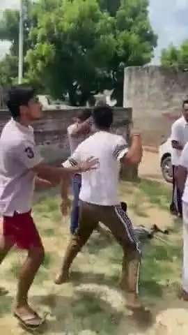 खानपुर थाना क्षेत्र के ग्राम माधोगढ़ में एक वारंटी को पकड़ने गई दिल्ली पुलिस के साथ हुई मारपीट, मुकदमा दर्ज
