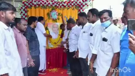 வாலாஜா: முத்துக்கடையில் திமுக சார்பில் காமராசர் பிறந்த நாள் விழா கொண்டாடப்பட்டது