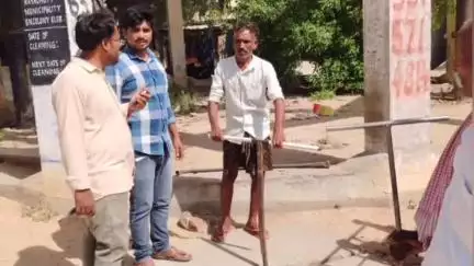 మున్సిపాలిటీలో కార్మికుల సమ్మెతో నీటి సరఫరా, వీధి దీపాల సేవలపై ప్రభావం