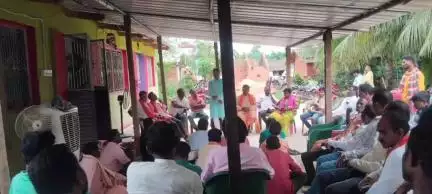 ନବରଙ୍ଗପୁର ପୋଲିସ ଷ୍ଟେସନ: ଫୁର୍ଲା ଗ୍ରାମରେ ବିଜେଡିର ସାଙ୍ଗଠନିକ ବୈଠକ ଅନୁଷ୍ଠିତ ଯୋଗଦେଲେ ବିଧାୟକ