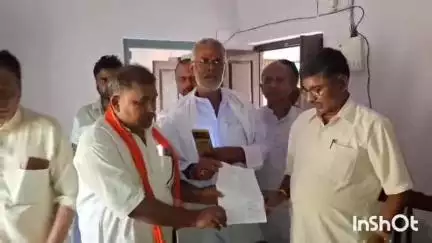 मधवापुर: कमला नहर में पानी नहीं होने और वर्षा न होने से मधवापुर प्रखंड में धान की रोपाई नहीं हो रही, किसान परेशान