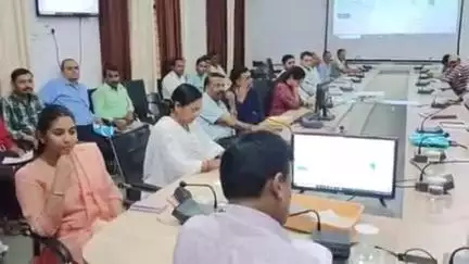 बांधवगढ़: कलेक्टर ने जनसुनवाई में सुनी आम लोगों की समस्यायें, समाधान के दिए निर्देश