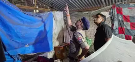 कर्वी: पुलिस अधीक्षक ने न्यायालय सुरक्षा ड्यूटी में लगे पीएसी बल की रहने की व्यवस्थाओं का लिया जायजा