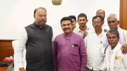 चंद्रपूर: जिल्ह्यातील जिवती तालुक्यातील १४ गावे महाराष्ट्रात समाविष्ट करून घेण्याबाबत मुख्यमंत्री यांचे निर्देश