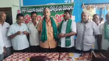 కోకో రైతులకు అంతర్జాతీయ మార్కెట్ ప్రకారం ధర చెల్లించేలా ఫార్ములా రూపొందించాలని పంగిడిగూడెంలో కోకో రైతులు డిమాండ్