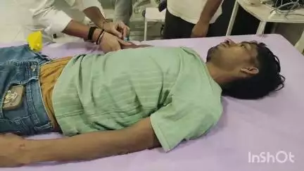 माण्डल: नानकपुरा में पैदल घर जा रहे श्रमिक को तेज रफ्तार कार ने मारी टक्कर, हादसे में घायल श्रमिक का अस्पताल में इलाज जारी