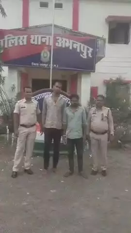 अभनपुर: अभनपुर थाना क्षेत्र में शांति भंग करने वाले 2 लोगों को पुलिस ने पकड़ा, की गई प्रतिबंधात्मक कार्रवाई
