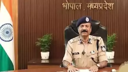 हुज़ूर: पुलिस महानिदेशक कैलाश मकवाणा ने पुलिस मुख्यालय भोपाल से 16 दिवसीय नशा मुक्ति जन-जागरूकता अभियान की शुरुआत की