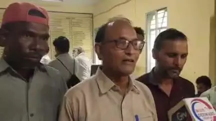 करकेली: ग्राम भुंडी में बेला तालाब और पिपरघाट के पास पुलिया की मरम्मत कराने के लिए ग्रामीणों ने कलेक्टर से की मांग