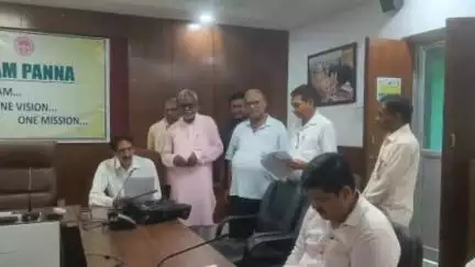 पन्ना: कलेक्टर कार्यालय पन्ना में जनसुनवाई, 17 आवेदनों पर हुई कार्यवाही