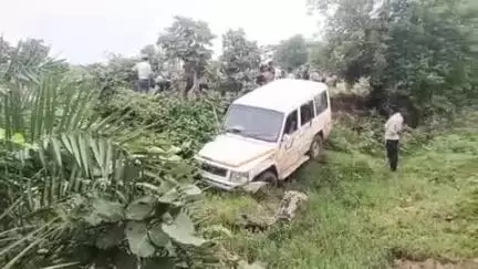 बिंद्रानवागढ़ गरियाबंद: छूरा में तेज रफ्तार ने बाल-बाल बच्ची और राहगीरों की जान को खतरे में डाला