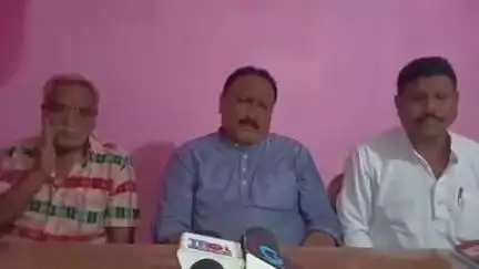 ସୁନ୍ଦରଗଡ ସହର: ଆସନ୍ତା 17 ତାରିଖ ସୁନ୍ଦରଗଡ଼ ଜିଲ୍ଳାରେ 12 ଘଣ୍ଟିଆ ବନ୍ଦ କରିବା ନେଇ ସାମ୍ୱାଦିକ ସମ୍ମିଳନୀରେ ସୂଚନା ଦେଲେ କଂଗ୍ରେସ ଦଳର ଜିଲ୍ଲା ସଭାପତି