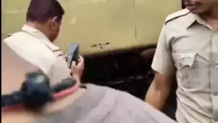 কাশীপুর: আদ্রা ৩ নং প্লাটফর্মে কাশীপুর পাঞ্জাব ন্যাশনাল ব্যঙ্কের মহিলা কর্মী  ট্রেনে কাটা পড়ে মৃত্যু
