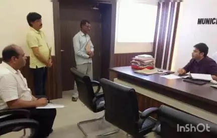 गया टाउन सीडी ब्लॉक: जन्म-मृत्यु प्रमाण पत्र में लापरवाही पर गिरी गाज, नगर आयुक्त ने रोका वेतन