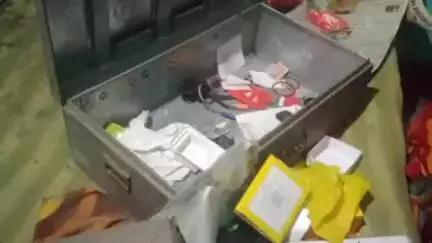 गोला: डभातू गांव में मकान का ताला तोड़कर जेवरात चोरी, जांच में जुटी गोला पुलिस