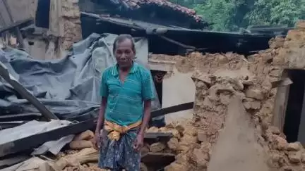 ଓରିଏଣ୍ଟ: ଲଗାଣ ବର୍ଷାରେ ଲଖନପୁର ବ୍ଲକ ତିଲିଆ ପଞ୍ଚାୟତର ବରଙ୍ଗାମାଲ ଗ୍ରାମ ରେ ଭାଙ୍ଗିଲା ଘର