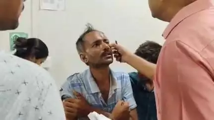 डुमरा: पुनौरा थाना क्षेत्र के गोविंद फंदह में आपसी विवाद में पूरे परिवार की पिटाई, इलाज जारी