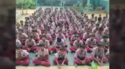 దేవరకద్ర: బాల బాలికల నిర్మూలన చట్టాలపై ప్రతి ఒక్క  విద్యార్థినిలు అవగాహన పెంచుకోవాలి. జిల్లా న్యాయ సేవాధికార కార్యదర్శి ఇందిరా