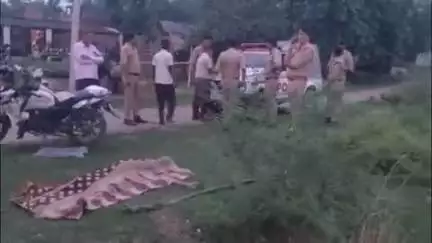 डलमऊ: धर्मापुर कैली मजरे बबुरिहा स्थित गंग नहर में मिली 35 वर्षीय अज्ञात महिला का शव, हाथ पर था 'मनोज' लिखा नाम