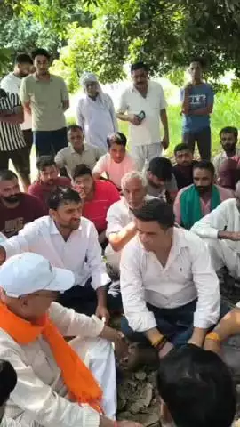 मवाना: बहसूमा के झुनझुनी में बिजली के तारों की चपेट में आने से हुई 5 सांडों की मौत मामले को लेकर लोगों ने किया हंगामा
