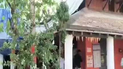 కొవ్వూరు: త్వరగా క్లియర్ చేయాలి...కోవూరు తాసిల్దార్ కార్యాలయాన్ని కలెక్టర్ ఆకస్మిక తనిఖీ
