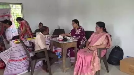 નાંદોદ: વિરપોર ગામ ખાતે નાંદોદ તા.પંના પ્રમુખ વનિતાબેન સુનિલકુમાર વસાવા ના હસ્તે ઘરતી આબા કાર્યક્રમ યોજાયો.
