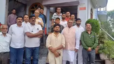 गोमिया: बैंक मोड़ गोमिया में सांसद सीपी चौधरी ने जनता दरबार में अधिकारियों को समाधान के निर्देश दिए