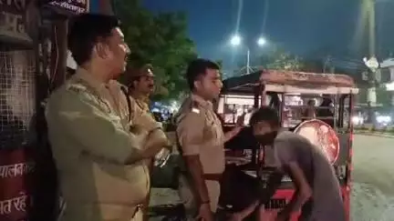 सीतापुर: नगर में यातायात नियमों का उल्लंघन करने वाले ई-रिक्शा चालकों पर पुलिस की बड़ी कार्रवाई, एक दर्जन से अधिक ई-रिक्शा सीज
