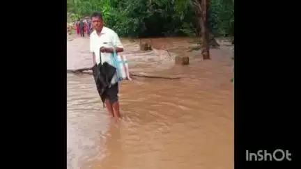 शिकारीपाड़ा: शिकारीपाड़ा और गोपीकांदर में झमाझम बारिश से जनजीवन अस्त-व्यस्त, नदियां उफान पर