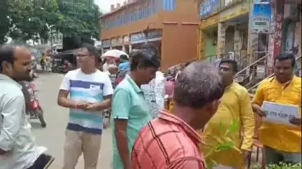 খয়রাশোল: গাছ লাগিয়ে পরিবেশ রক্ষার বার্তা নিয়ে খয়রাশোল বাসস্ট্যান্ডে অনুষ্ঠিত হলো “একটি গাছ মায়ের নামে” কর্মসূচি