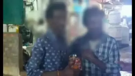 విశాఖపట్నం: * విశాఖలో పలు ప్రాంతాలలో "సేఫ్ క్యాంపస్ జోన్" అనే  విన్నూతన కార్యక్రమం చేపట్టిన విశాఖ పోలీసులు.*
*