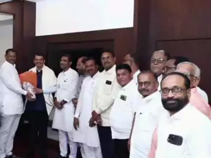 चिमूर: चंद्रपूर जिल्हा मध्यवर्ती सहकारी बँकेच्या नवनियुक्त संचालकांनी घेतली मुख्यमंत्र्यांची भेट
