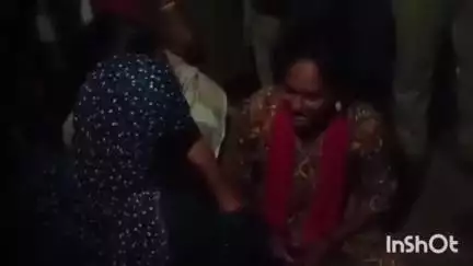 భర్త మోసం చేశాడని ఓ మహిళ మంగళవారం రాత్రి రోడ్డుపైన నిరసనలు తెలిపిన ఘటన బి.కొత్తకోటలో జరిగింది