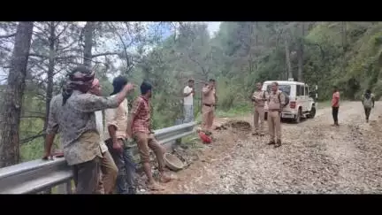 डीडीहाट: बिना सत्यापन मजदूर रखने पर थाना थल पुलिस ने ठेकेदार के खिलाफ जारी किया ₹10,000 का चालान