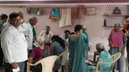 સાણંદ: સાણંદમાં આયુષ્યમાન વય વંદના કાર્ડ કેમ્પ યોજાયો