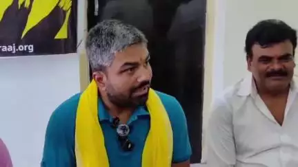 बेतिया: मनीष कश्यप ने जैन स्वराज कार्यालय से प्रेस कॉन्फ्रेंस कर मोदी से वादे निभाने की मांग की