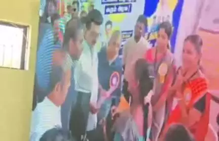 கும்பகோணம்: மானம்பாடி ஊராட்சியில் உங்களுடன் ஸ்டாலின் என்னும் புதிய திட்டத்தை உயர்கல்வித்துறை அமைச்சர் தொடங்கி வைத்தார்