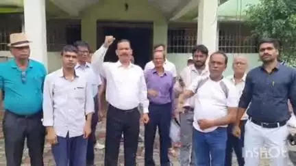 आदित्यपुर गम्हरिया: आदित्यपुर में बिजली उपभोक्ताओं का प्रदर्शन, 200 यूनिट मुफ्त बिजली और स्मार्ट मीटर हटाने की मांग