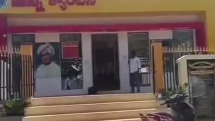 సూళ్లూరుపేట అన్నా క్యాంటీన్‌లో పాచిపోయిన అన్నం వడ్డింపు, నిర్వాహకుల తీరు పట్ల పెదవి విరుస్తున్న నిరుపేదలు #localissue