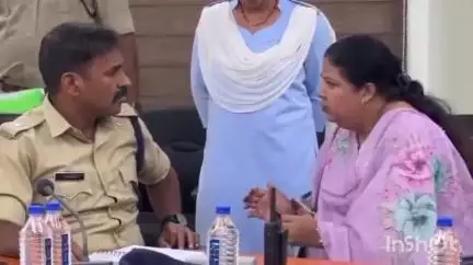 उज्जैन शहर: पुलिस कंट्रोल रूम में आयोजित जनसुनवाई में एसपी सहित वरिष्ठ अधिकारियों ने सुनी लोगों की समस्याएँ