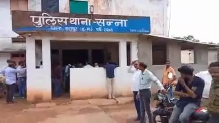बगीचा: सन्ना ग्राम पंचायत में सरपंच-सचिव के विवाद के बाद पंचायत सचिव का किया गया ट्रांसफर, गणेश यादव को मिली जिम्मेदारी