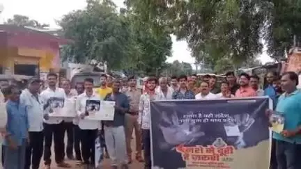 मानपुर: ग्राम चिल्हारी में अमरपुर चौकी पुलिस ने चलाया नशा मुक्ति अभियान, लोगों को नशे के दुष्प्रभावों की दी जानकारी