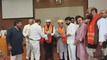 ગાંધીનગર: રાજપૂત સમાજ કાયદા મંત્રી અને ગૃહ મંત્રીને કેસો પાછા ખેંચવા માટે રજૂઆત કરવા ગાંધીનગર પહોંચ્યા