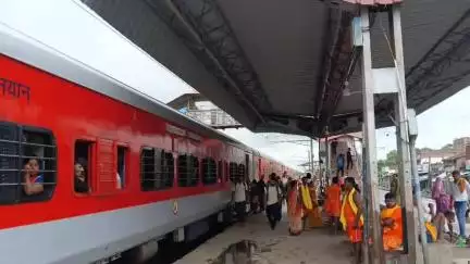 अथमलगोला: श्रावणी मेला के चलते अथमलगोला स्टेशन पर टाटानगर-बक्सर और पटना-धनबाद एक्सप्रेस ट्रेनों का होगा ठहराव