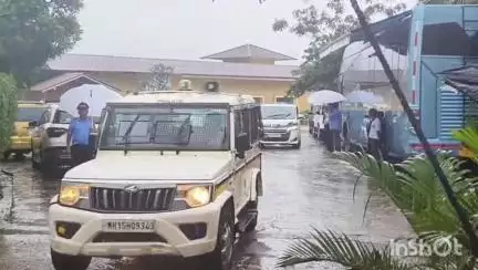 इगतपुरी: इगतपुरी येथील मनसे शिबिरास संबोधित करून मनसे अध्यक्ष राज ठाकरे व अमित ठाकरे मुंबईच्या दिशेने रवाना