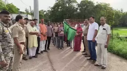 कैलारस: पुलिस प्रशासन ने छात्र-छात्राओं व जनप्रतिनिधियों के साथ कैलारस में निकाली नशा मुक्ति रैली, थाना प्रभारी ने दिलाई शपथ