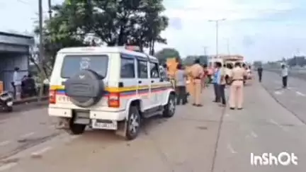 औसा: औसा बस स्थानकासमोर दुचाकीच्या हँडलला अडकविलेली १ लाख ३४ हजाराची बॅग लंपास; औसा पोलिसांत गुन्हा नोंद